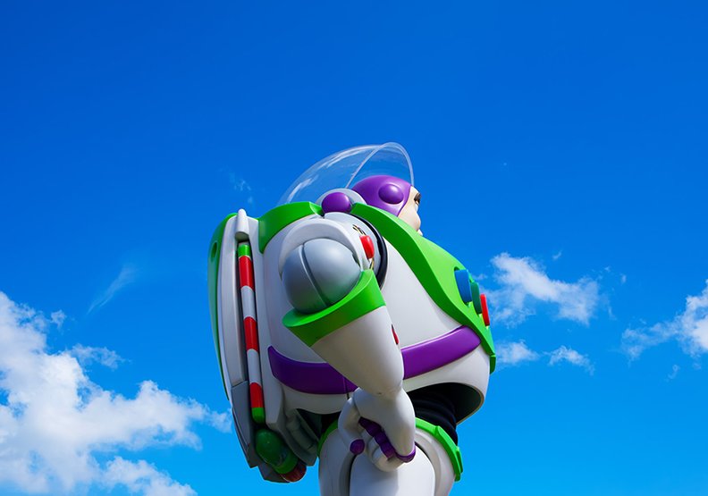 飛向宇宙浩瀚無垠英文 To infinity and beyond巴斯光年名言