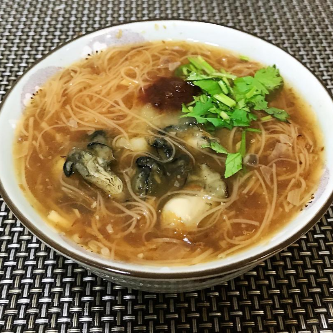 蚵仔麵線英文 Oyster Vermicelli 台灣小吃英語介紹