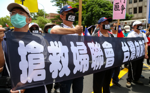 立蛋的英文egg balancing 端午節午時立蛋習俗介紹