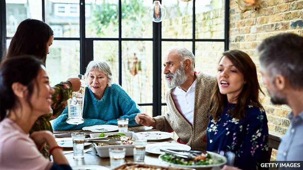 What can I do 意思 我能做什麼 提供協助或無助時的用語