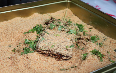 豬血糕英文怎麼介紹？Pig’s Blood Cake翻譯與口感描述