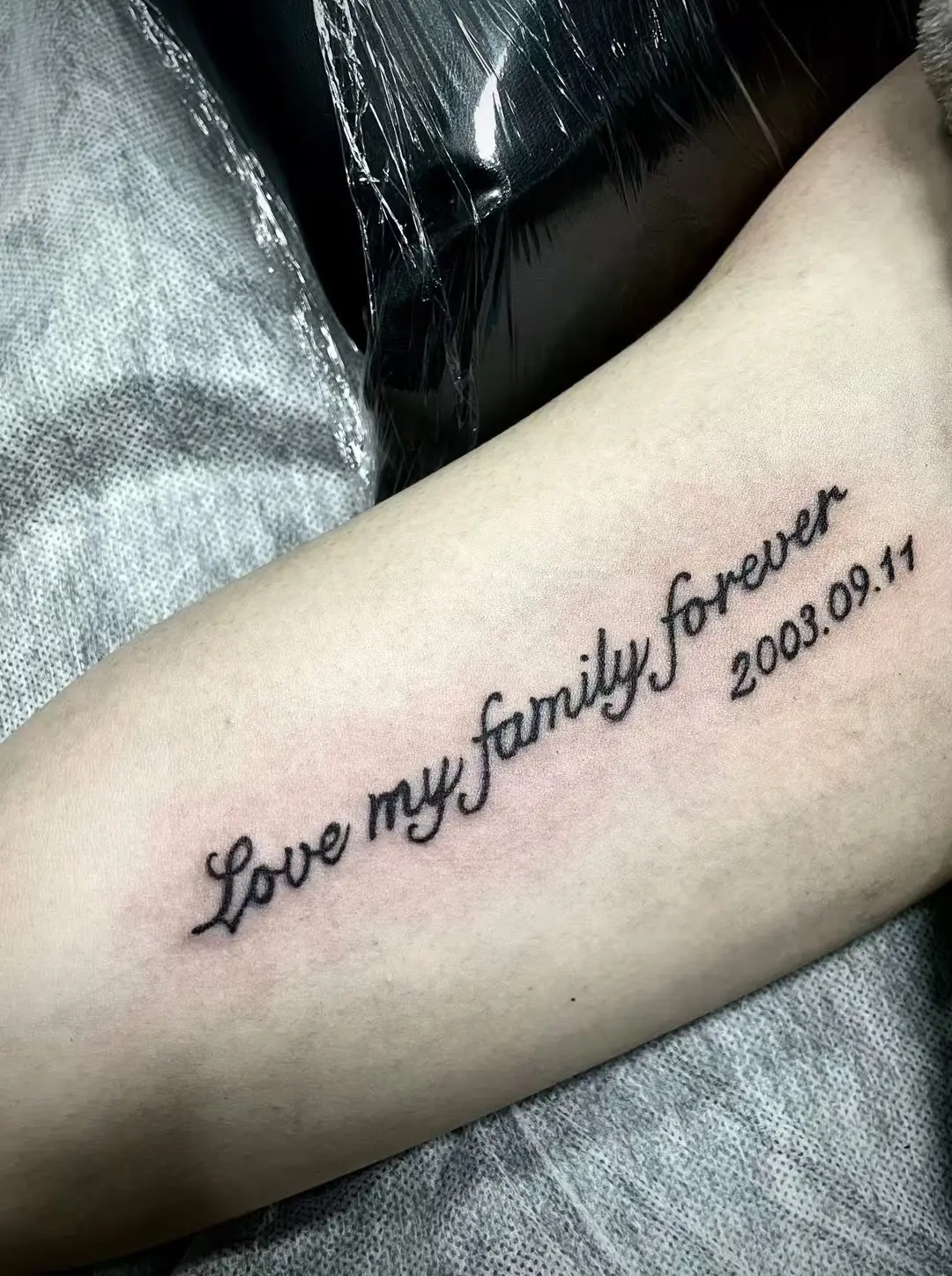 關於家人的英文刺青 Family First 紀念親情的紋身句子
