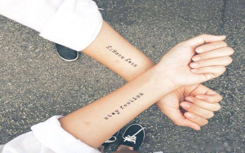 關於家人的英文刺青 Family First 紀念親情的紋身句子